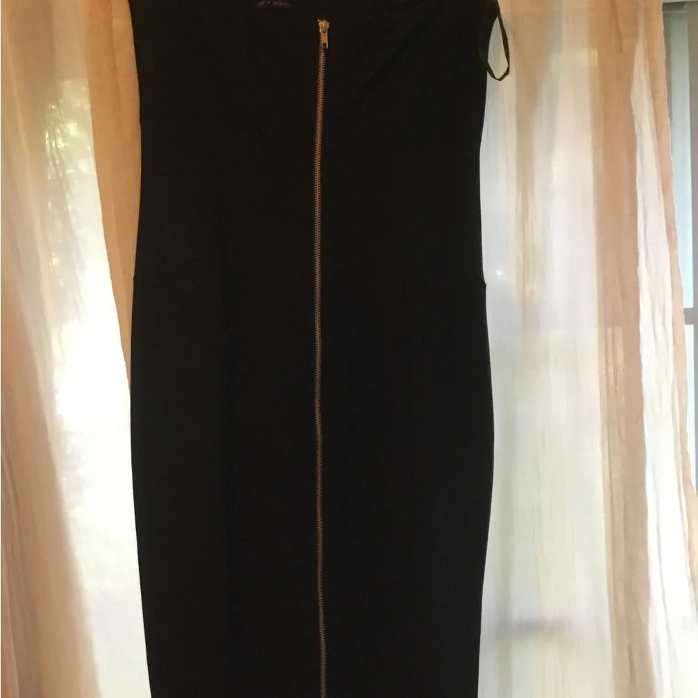 Strapless and sexy black dress. - Picture 3 of 5